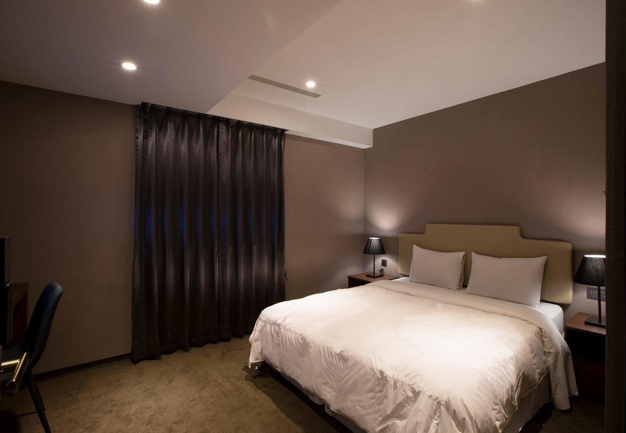 Noble Hotel Tajpej Kültér fotó