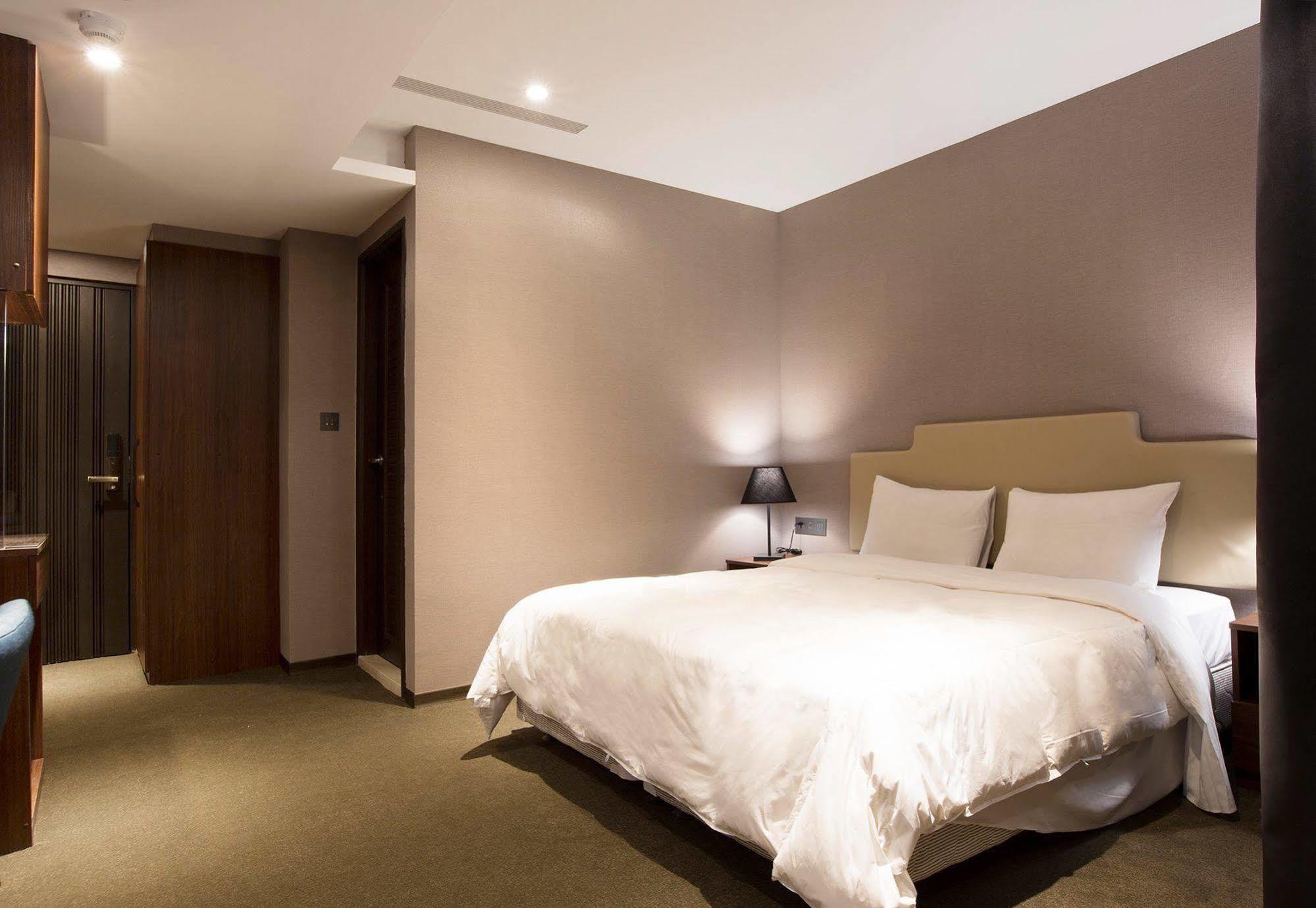 Noble Hotel Tajpej Kültér fotó