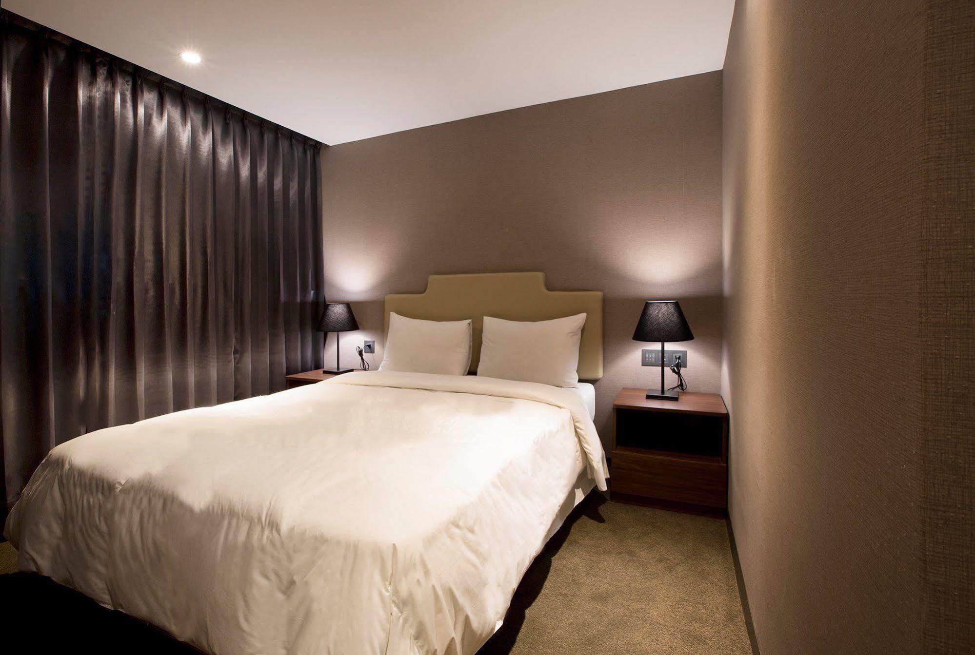 Noble Hotel Tajpej Kültér fotó