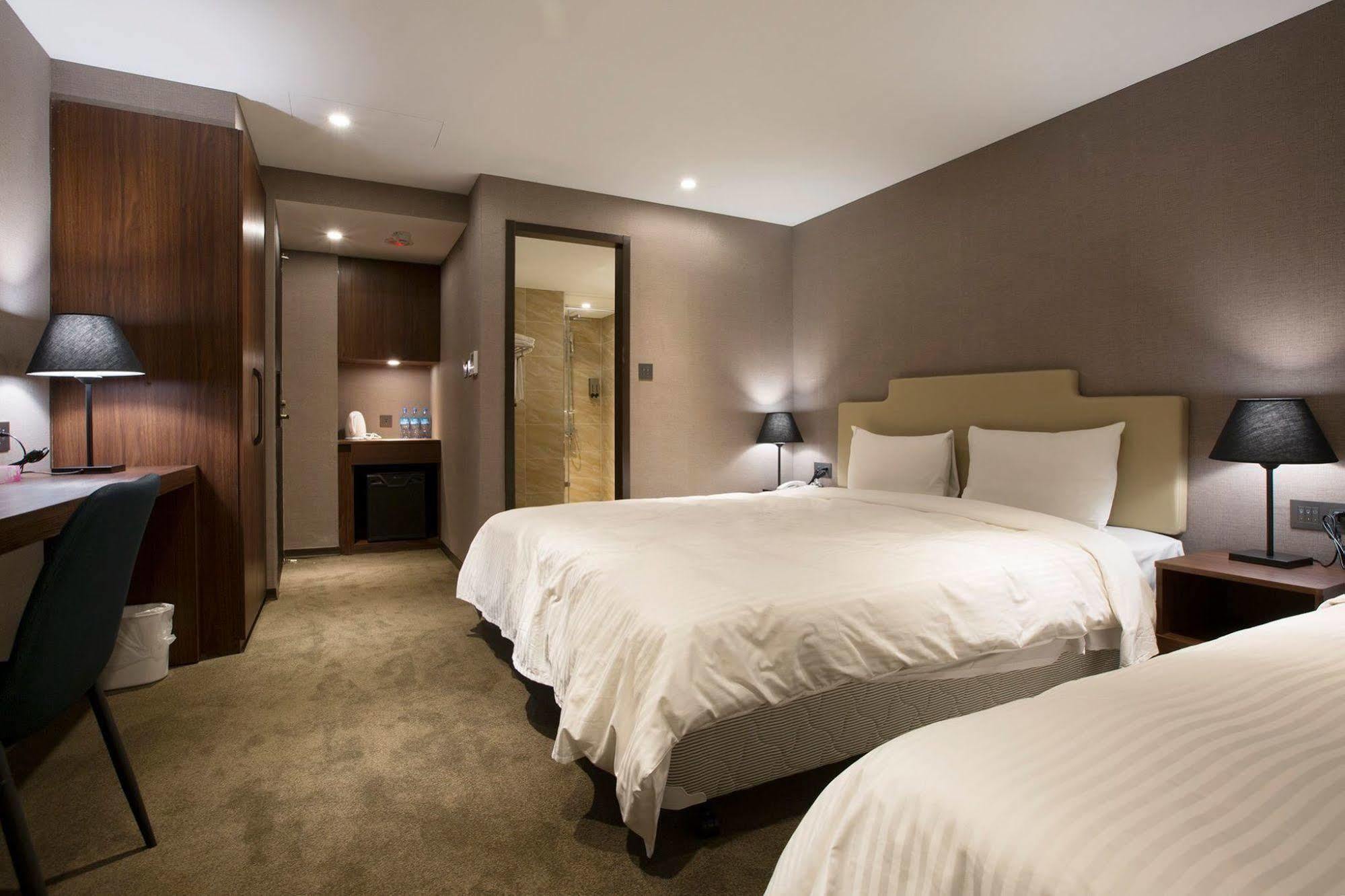 Noble Hotel Tajpej Kültér fotó